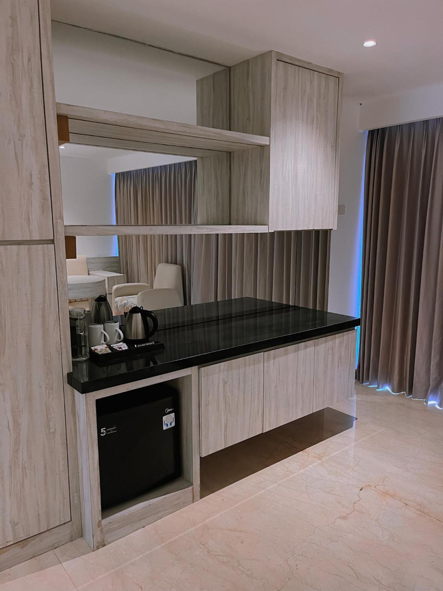 The Capital Hotel And Resort Seminyak Экстерьер фото